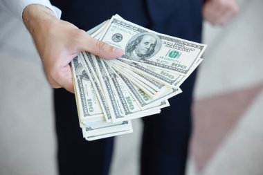 Dolar iş adamı elinde
