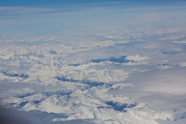 Vista de avião para montanhas — Fotografia de Stock