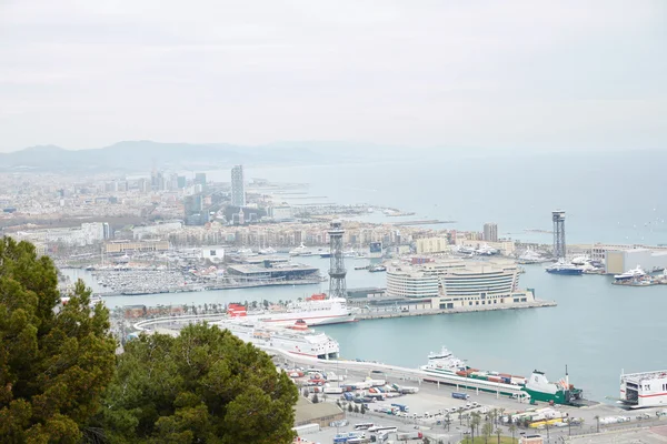 Vista del porto di mare a Barcellona — Foto Stock