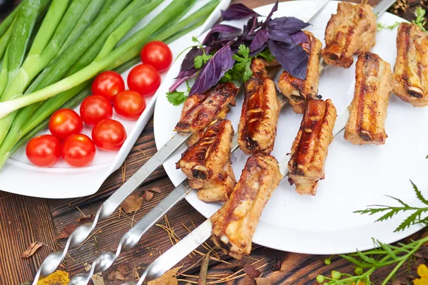 Grillspett med grillade revben — Stockfoto