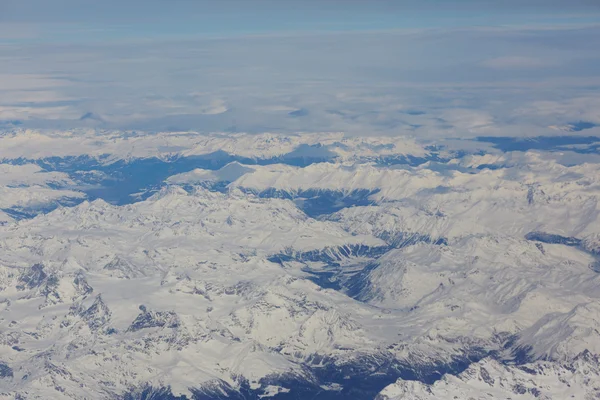 Vista de avião para montanhas — Fotografia de Stock