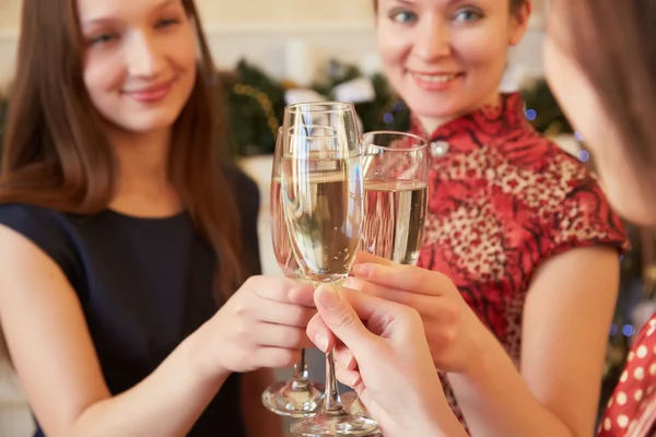 Women with glasses of champagne — Stock Photo, Image