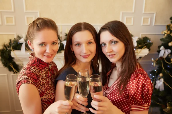 Women with glasses of champagne — Stock Photo, Image