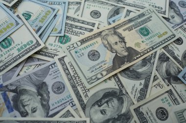 banknot 20 ve 100 USD