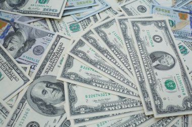 banknot iki ve 100 USD