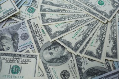 banknot iki ve 100 USD