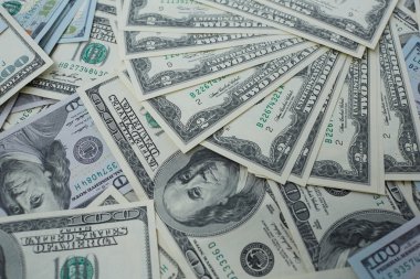 banknot iki ve 100 USD