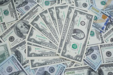 banknot iki ve 100 USD