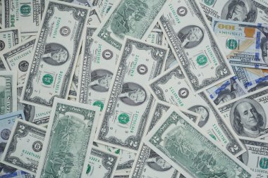 banknot iki ve 100 USD