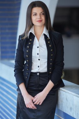 Genç şık iş kadını