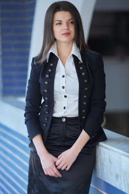 Genç şık iş kadını