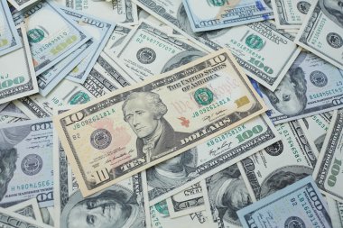 banknotlar 10 ve 100 USD