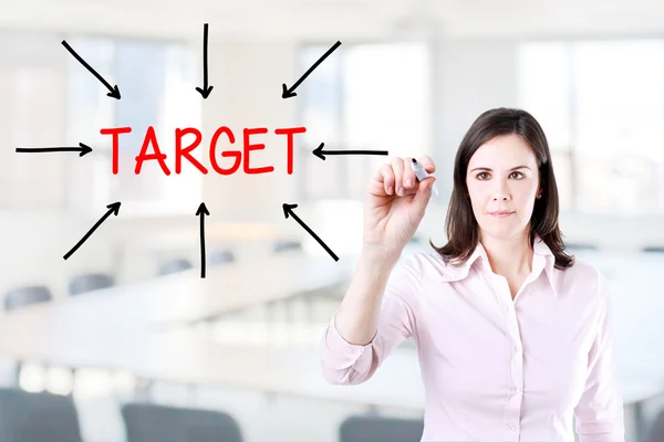 Young business woman access the target. — Stock Photo, Image