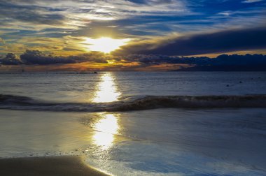 Günbatımı, Atlantik (Tenerife, La ufukta bulutlar ile 