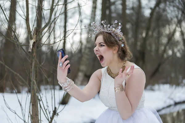 Jovem mulher tomando selfie com smartphone — Fotografia de Stock