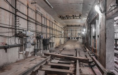 Tünel metro tren çıkmaz