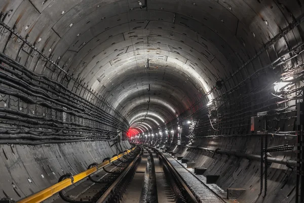 Metro'ya. Çerçeve merkezi üzerinde odaklanmak