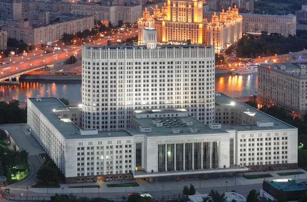 Building of the Government of the Russian Federation in Moscow at evening (White House the view from the top) — Stock Photo, Image