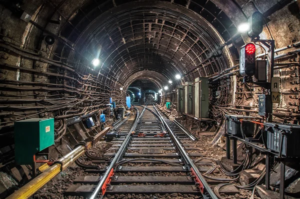 The lights in the subway tunnel — 图库照片