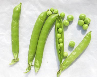 Meyve baklagil beyaz yeşil bezelye ve bezelye.