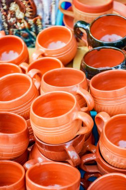 Yakılmış, dünyaca ünlü, el yapımı terasotta. Batı Bengal 'in Bankura ilçesinden farklı yabancı ülkelere bile ihraç edilmiş..