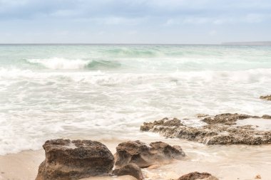 Deniz Burnu. Güneşli bir yaz günü. Formentera Adası, İspanya.