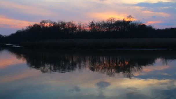 Moerasgebied bij pranburi zonsondergang voordat nachttijd, Wetland van Khao Sam Roi Yot Nationaalpark, — Stockvideo