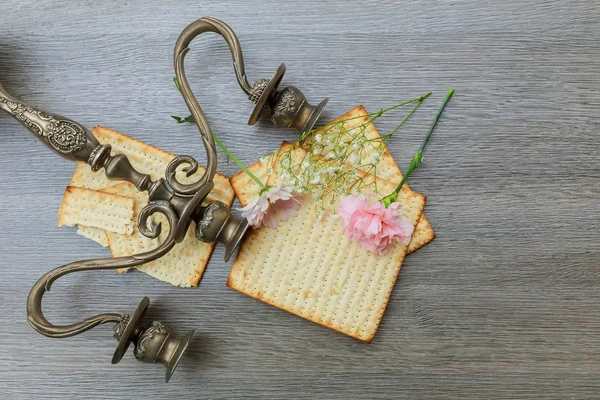 Pesach Zátiší s vínem a matzoh židovský Pesach chléb — Stock fotografie