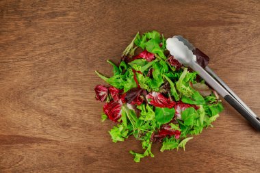  Taze karışık yeşillik roka salata, mesclun mache sağlıklı gıda.