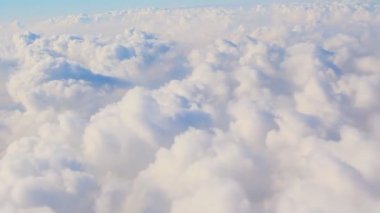 Hava yoluyla seyahat. Bir uçak ile göster