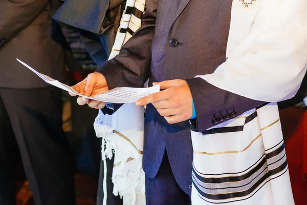 Yahudi adam ritüel kılığına girmiş — Stok fotoğraf