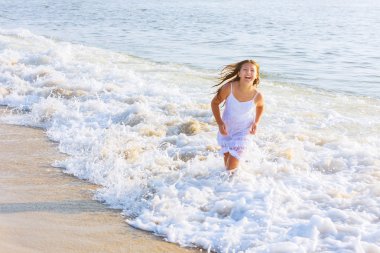 okyanus güzel genç kızı