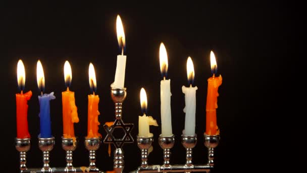 Hanukah candles celebrating the Jewish holiday Hanukkah celebration — Stock Video