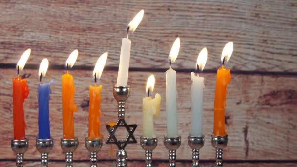 Velas Hanukah celebrando o feriado judaico — Vídeo de Stock