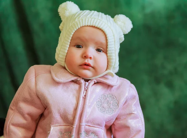 Ritratto di graziosa bambina sorridente . — Foto Stock