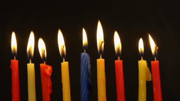 Chanoeka menorah met kaarsen Chanoeka kaarsen gelukkig branden — Stockvideo