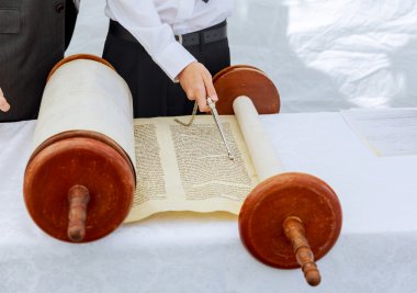 El çocuğun sünnet, Yahudi Torah okuma