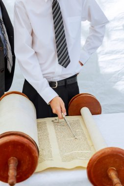 El çocuğun sünnet, Yahudi Torah okuma