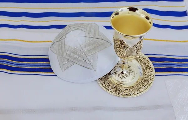 Prayer Shawl - Tallit, jewish religious symbol — Stock Photo, Image