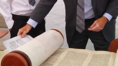 El çocuğun Yahudi Torah Bar Mitzvah Bar Mitzvah Tevrat 5 Eylül 2016 okuma, okuma
