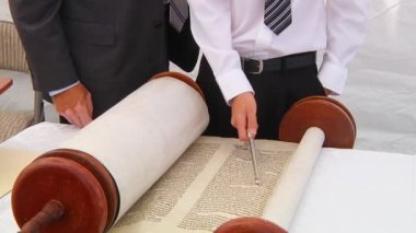 El çocuğun Yahudi Torah Bar Mitzvah Bar Mitzvah Tevrat 5 Eylül 2016 okuma, okuma