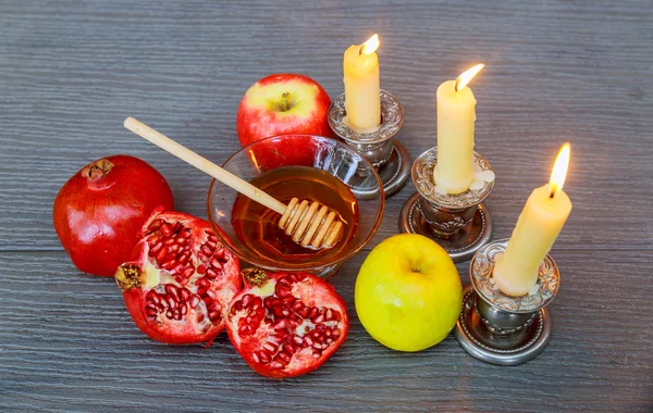 Яблука, гранат і мед Рош-га-Шана — стокове фото