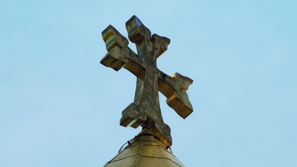 Iglesia armenia apostólica cruz cielo piedra, verano, soleado, símbolos — Vídeos de Stock