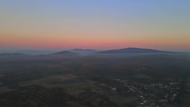 美丽的风景、山村、山地、落日 — 图库视频影像