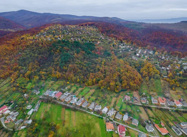 Pueblo Montaña Horizonte Vista Aérea Bosque Paisaje Los Cárpatos Ucrania — Foto de Stock