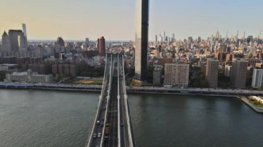 Manhattan, New York 'un Manhattan Köprüsü üzerindeki hava manzarası
