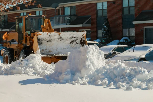 Снегоочиститель Расчищает Дорогу После Снежной Бури Доступа Транспортному Средству — стоковое фото