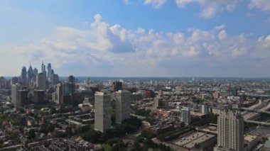 Philadelphia PA ABD ile ilçedeki banliyö bölgesinin havadan genel bakış açısı