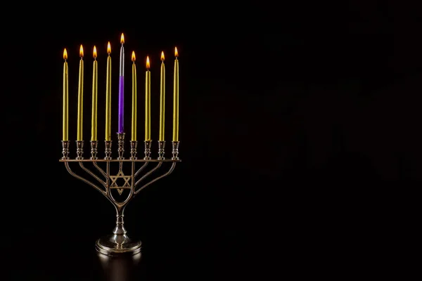 Менора Запаленими Свічками Єврейським Святом Традиційного Символу — стокове фото