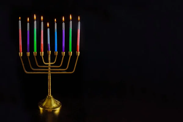 하누카의 히브리인 메노라 Menorah 촛불을 유대인의 명절을 전통적 상징이다 — 스톡 사진